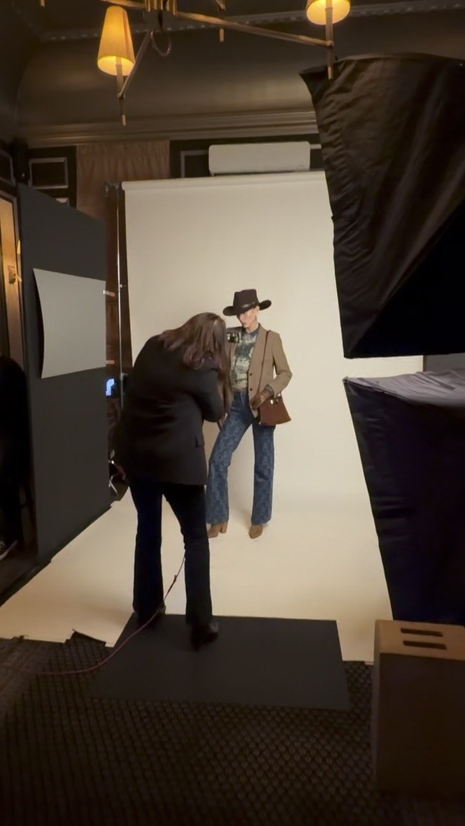 The portrait session on the white backdrop